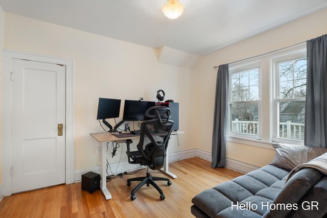 450 Kenwood Street Ne, City Of Grand Rapids, MI 49505