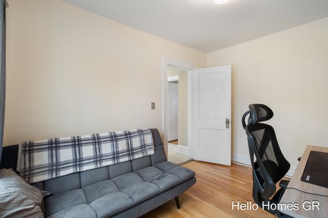 450 Kenwood Street Ne, City Of Grand Rapids, MI 49505