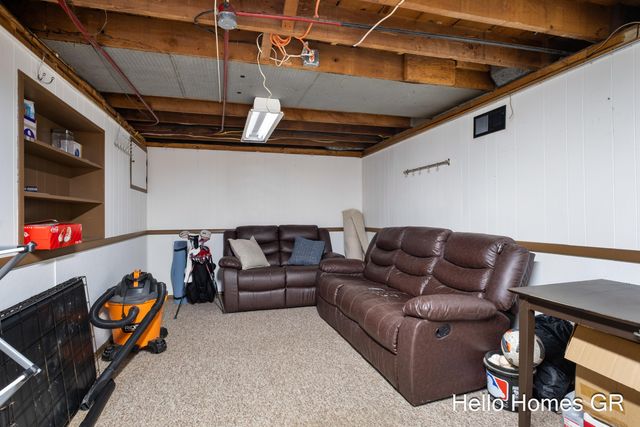 450 Kenwood Street Ne, City Of Grand Rapids, MI 49505