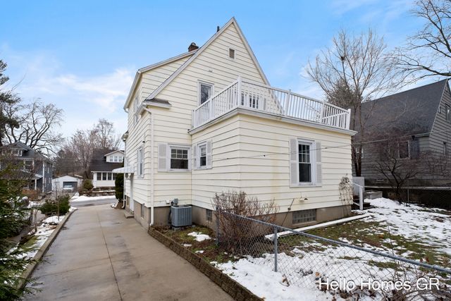 450 Kenwood Street Ne, City Of Grand Rapids, MI 49505