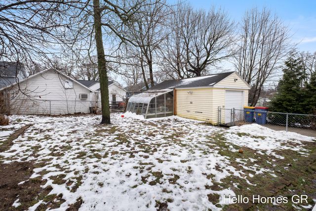 450 Kenwood Street Ne, City Of Grand Rapids, MI 49505