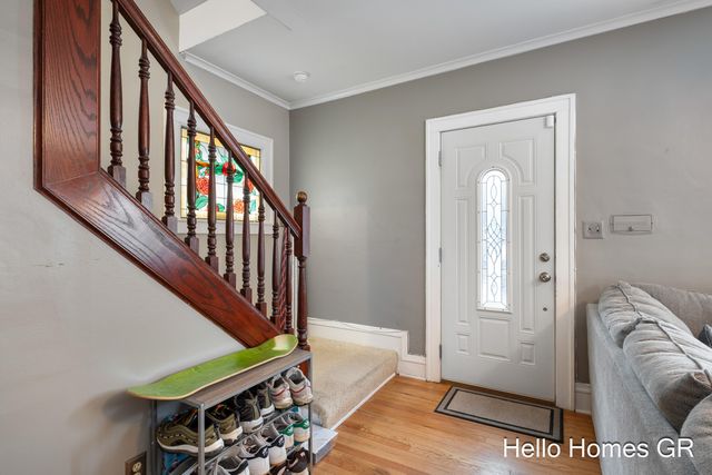 450 Kenwood Street Ne, City Of Grand Rapids, MI 49505