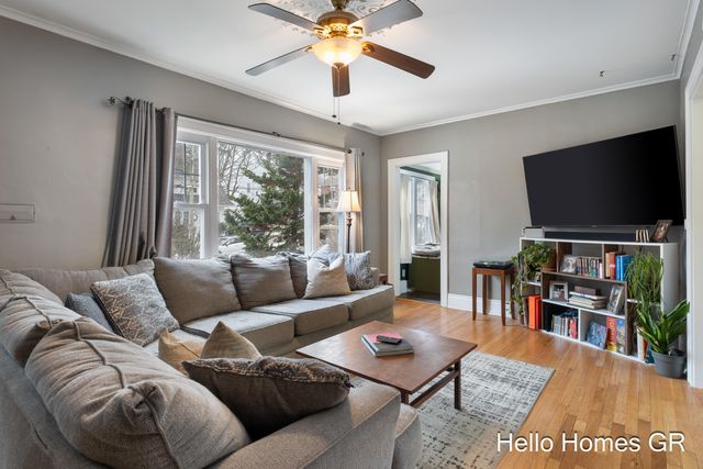 450 Kenwood Street Ne, City Of Grand Rapids, MI 49505