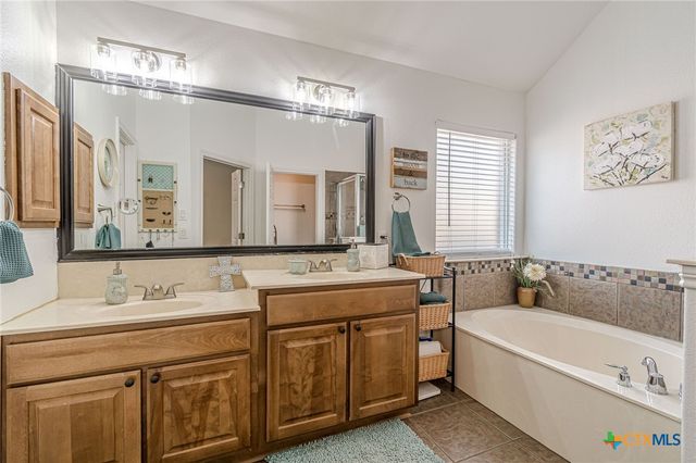 1021 Loma Verde Drive, New Braunfels, TX 78130