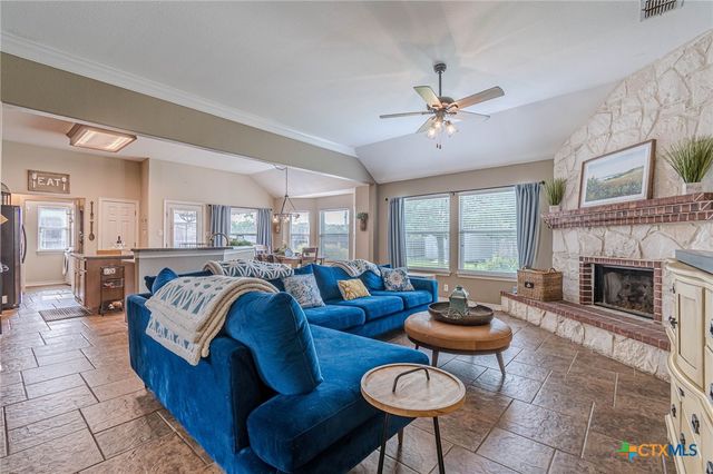 1021 Loma Verde Drive, New Braunfels, TX 78130