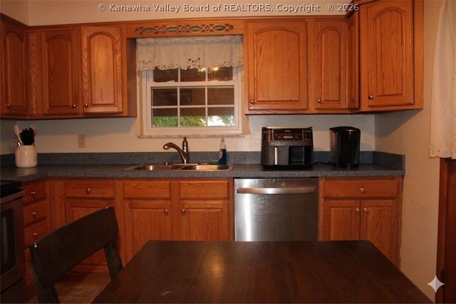 808 Wisteria Drive, South Charleston, WV 25309