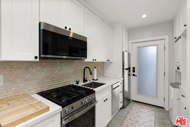 8102 Stewart Avenue, Westchester, CA 90045
