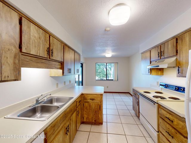 9017 Manchester Lane 21e, West Melbourne, FL 32904