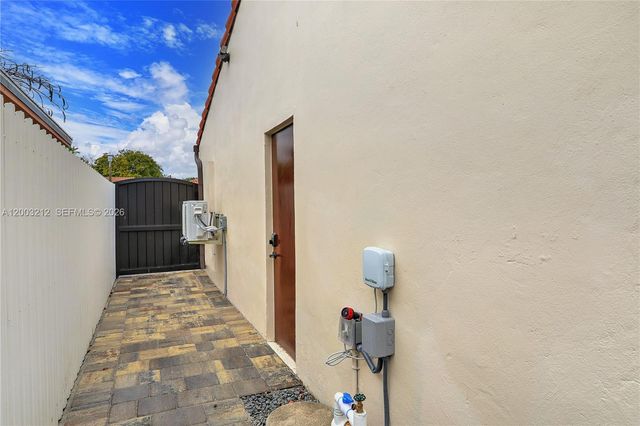 2368 SW 21st St Side, Miami, FL 33145