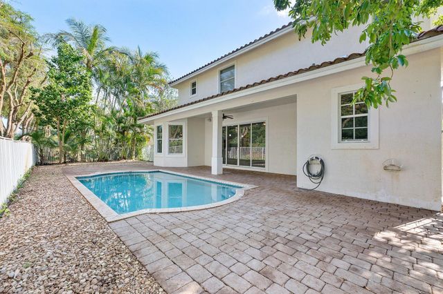 2013 Harbor View Circle, Weston, FL 33327