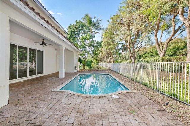 2013 Harbor View Circle, Weston, FL 33327