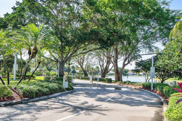 2013 Harbor View Circle, Weston, FL 33327