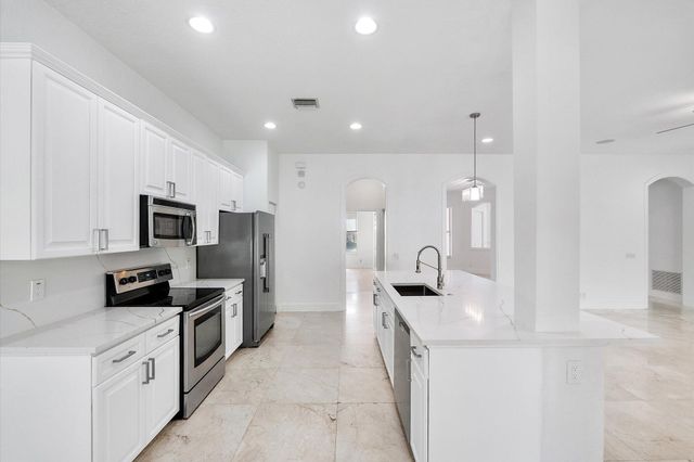 2013 Harbor View Circle, Weston, FL 33327