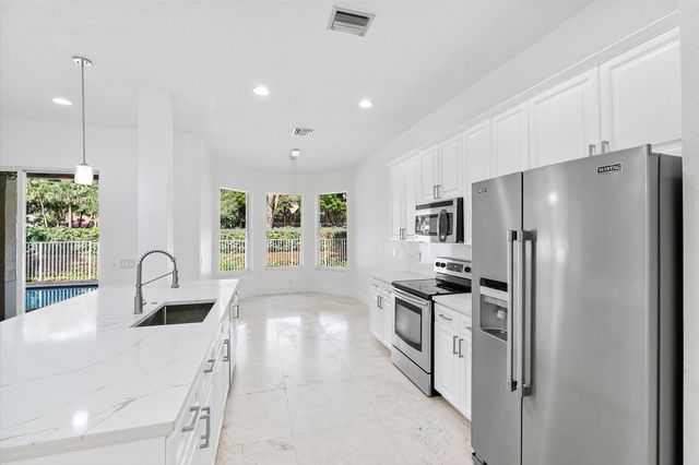 2013 Harbor View Circle, Weston, FL 33327