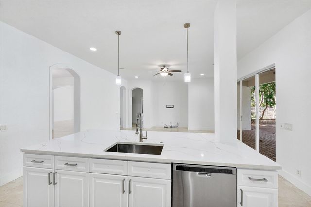 2013 Harbor View Circle, Weston, FL 33327