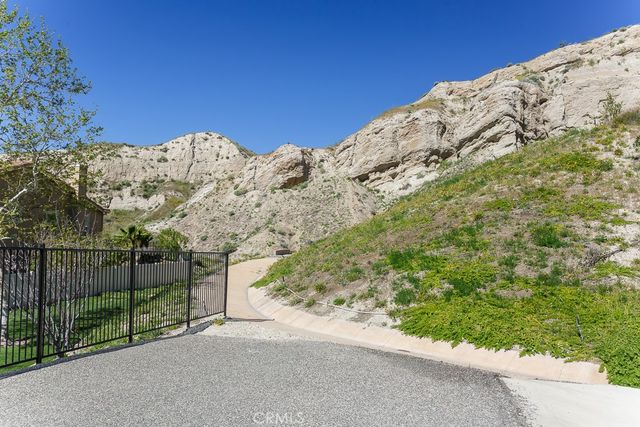 15503 Megan Drive, Canyon Country, CA 91387