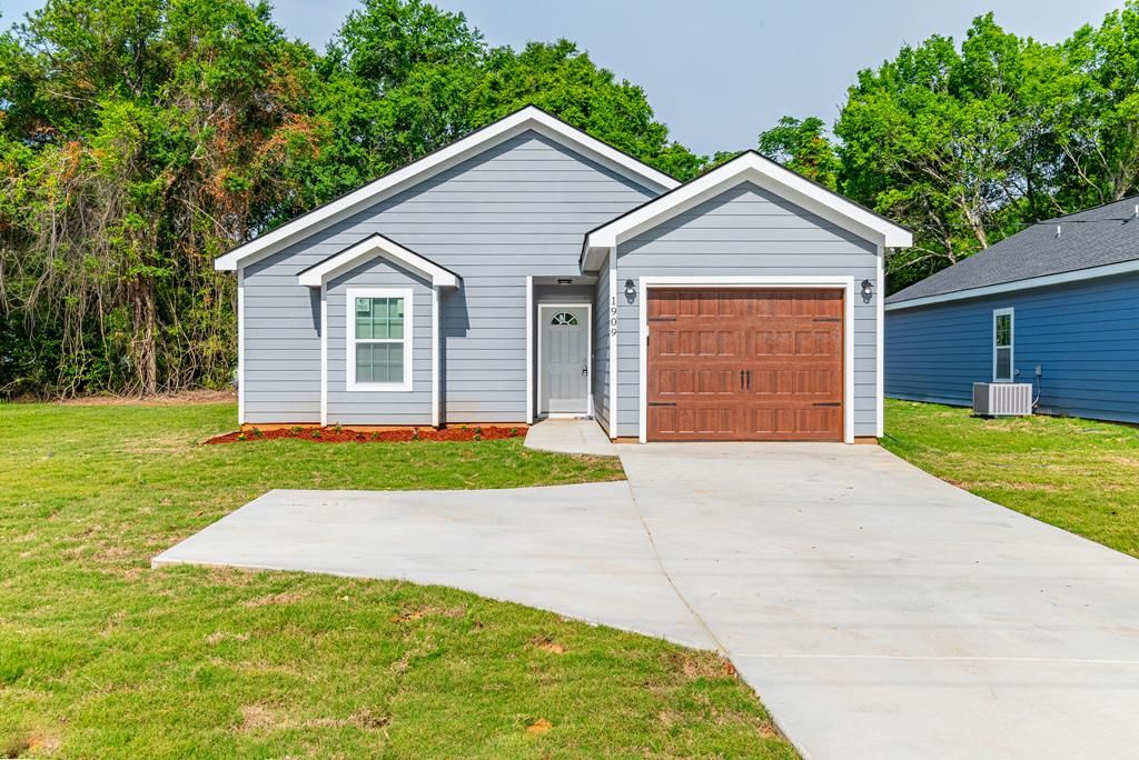 1909 Schatulga Road, Columbus, GA 31907