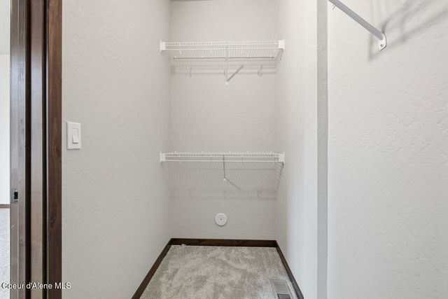 8429 N SNOWFLAKE LN, Hayden, ID 83835