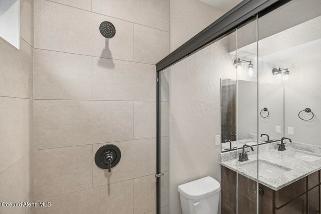 8429 N SNOWFLAKE LN, Hayden, ID 83835