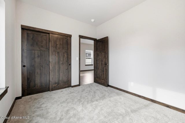 8429 N SNOWFLAKE LN, Hayden, ID 83835