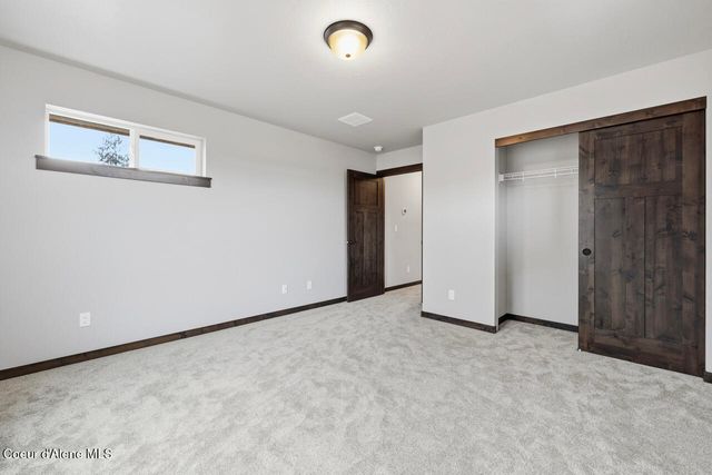 8429 N SNOWFLAKE LN, Hayden, ID 83835