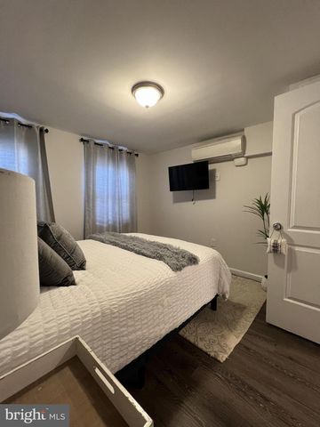 324 S CASTLE ST, Baltimore, MD 21231