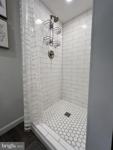 324 S CASTLE ST, Baltimore, MD 21231