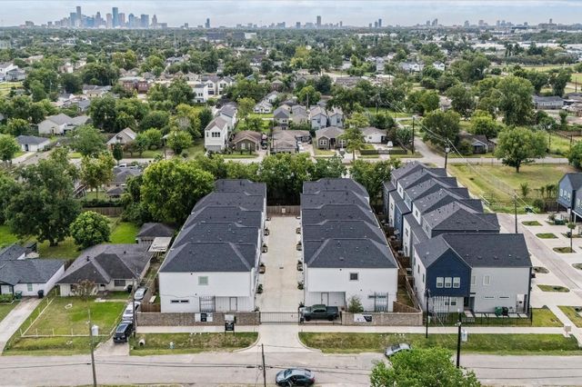 412 Neyland Street G, Houston, TX 77022