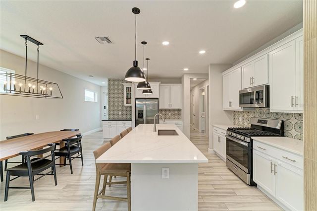 1079 WATERLINE COURT, Sarasota, FL 34240