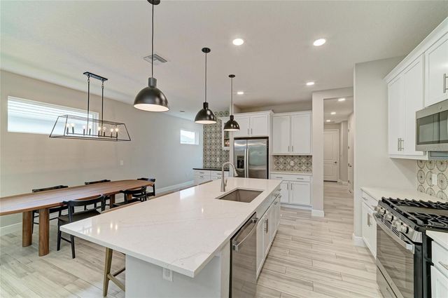 1079 WATERLINE COURT, Sarasota, FL 34240