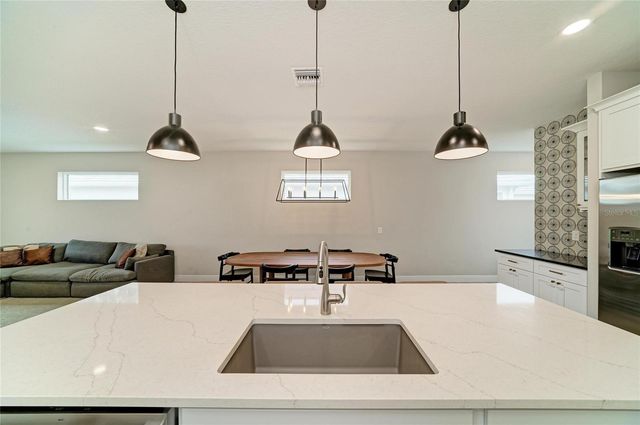 1079 WATERLINE COURT, Sarasota, FL 34240
