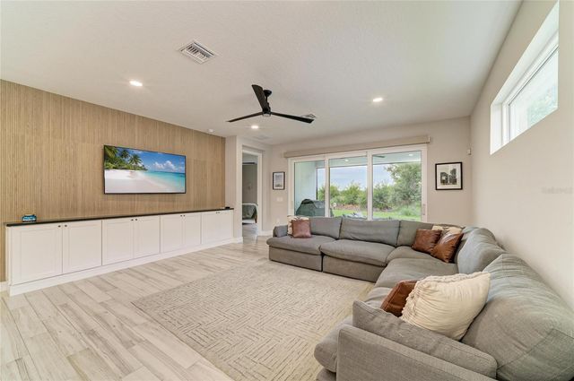 1079 WATERLINE COURT, Sarasota, FL 34240