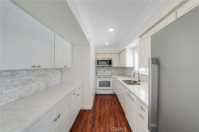 19868 Piccadilly Lane, Huntington Beach, CA 92646