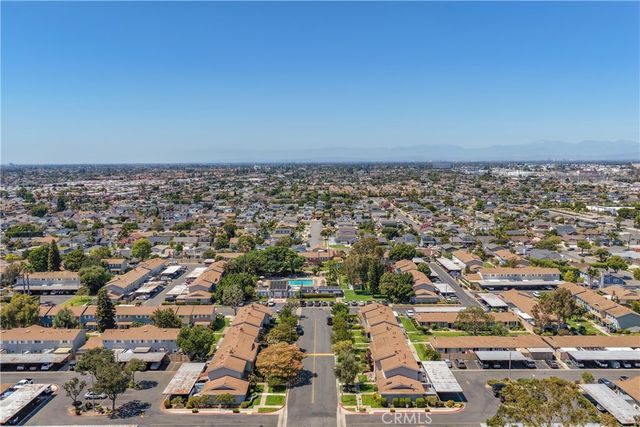 19868 Piccadilly Lane, Huntington Beach, CA 92646