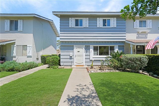 19868 Piccadilly Lane, Huntington Beach, CA 92646