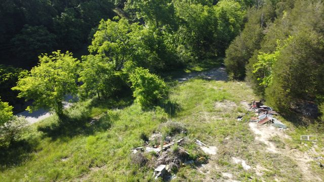 738 Rogues Fork Rd, Bethpage, TN 37022
