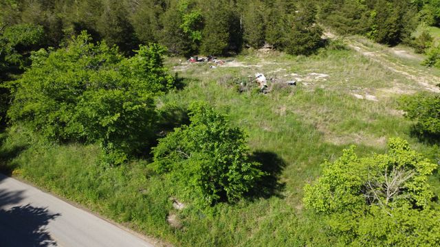 738 Rogues Fork Rd, Bethpage, TN 37022