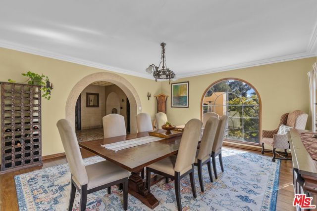 2856 Glendower Avenue, Los Angeles, CA 90027