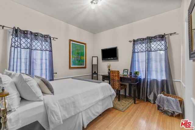 2856 Glendower Avenue, Los Angeles, CA 90027
