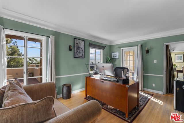 2856 Glendower Avenue, Los Angeles, CA 90027