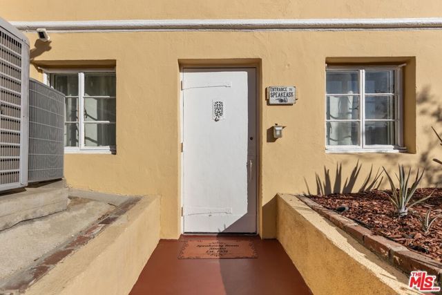 2856 Glendower Avenue, Los Angeles, CA 90027