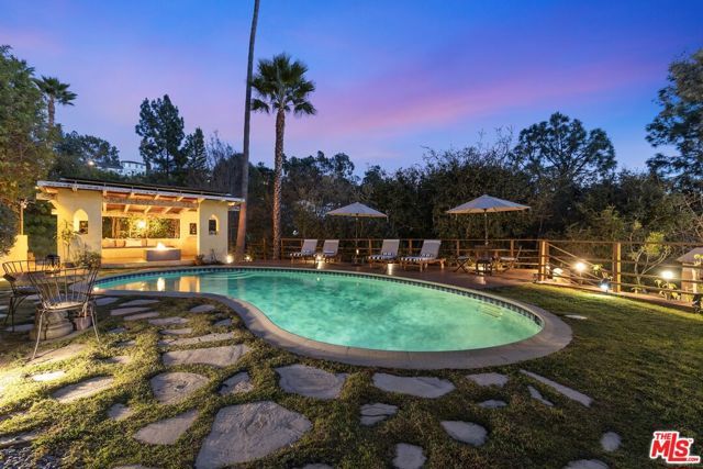 2856 Glendower Avenue, Los Angeles, CA 90027