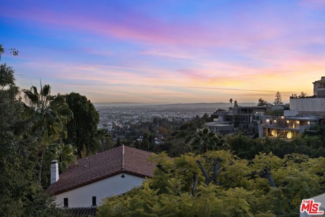 2856 Glendower Avenue, Los Angeles, CA 90027