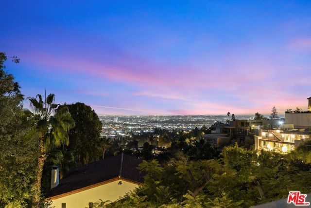 2856 Glendower Avenue, Los Angeles, CA 90027