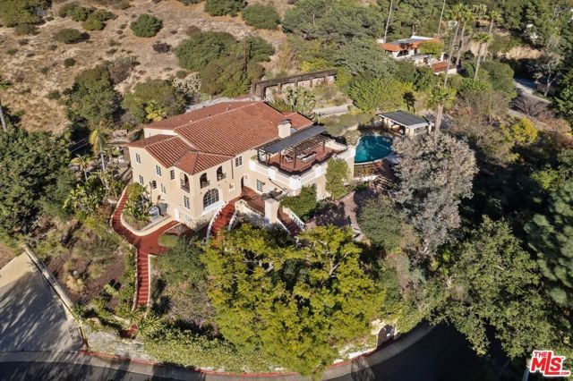 2856 Glendower Avenue, Los Angeles, CA 90027