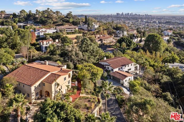 2856 Glendower Avenue, Los Angeles, CA 90027