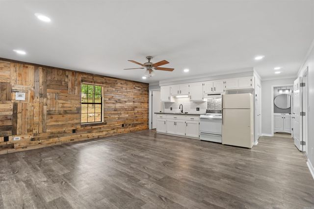 148 Copeland Loop, Romance, AR 72136