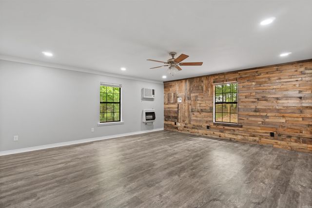 148 Copeland Loop, Romance, AR 72136