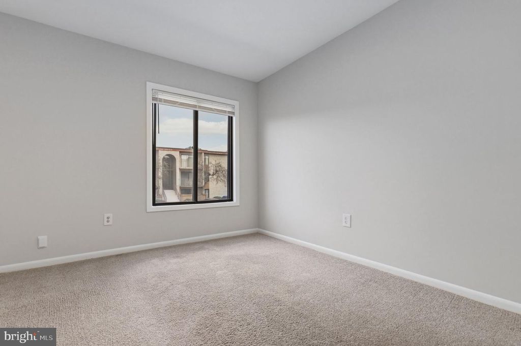 Image 19 of property listing at 6942 HANOVER PKWY #200, Greenbelt, MD 20770