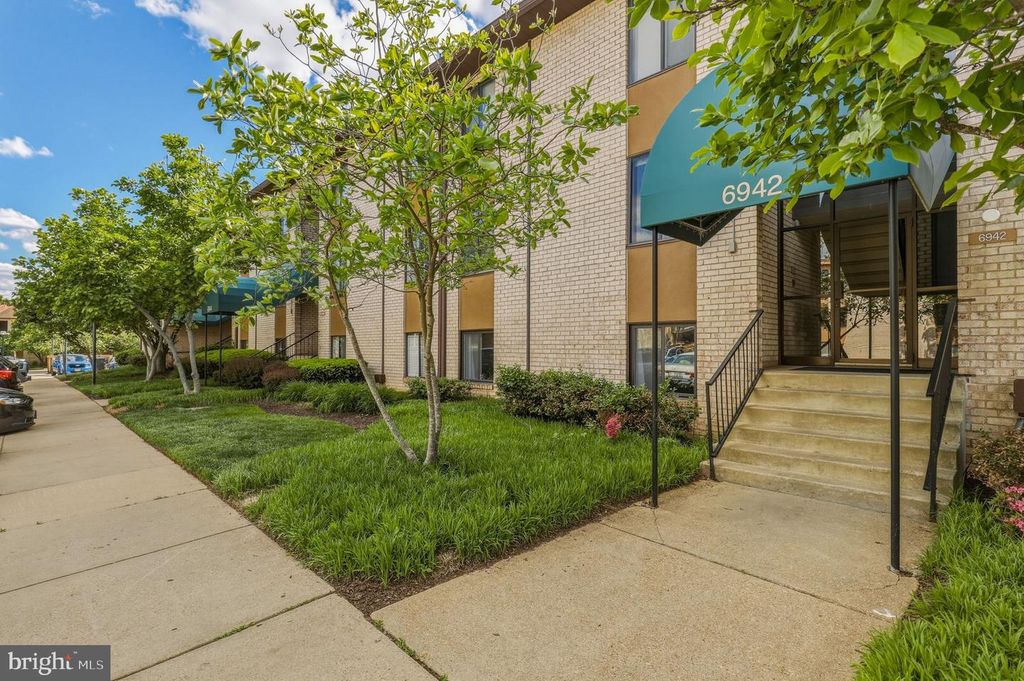 Image 2 of property listing at 6942 HANOVER PKWY #200, Greenbelt, MD 20770